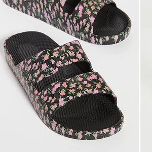 Freedom Moses in black floral size EU 36-37